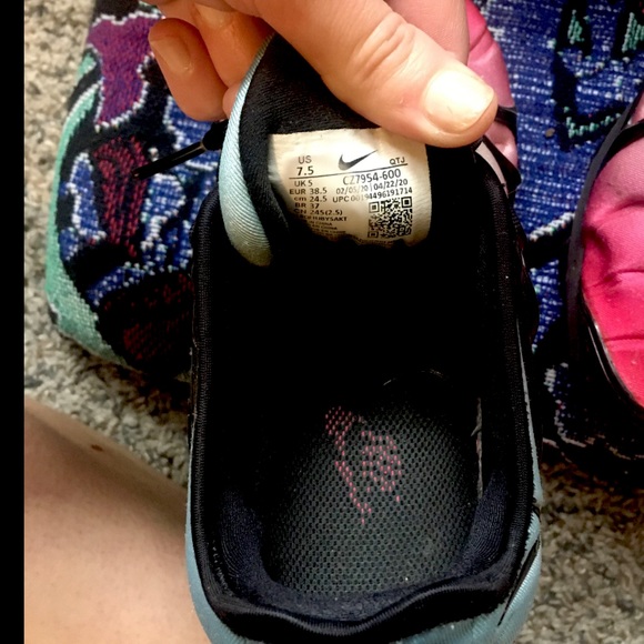 Nike Vapor Max Plus (Women’s 7.5) - Picture 3 of 3